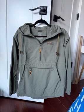 L.L. Bean Olive Hooded Pullover Anorak with Contrast Drawcords